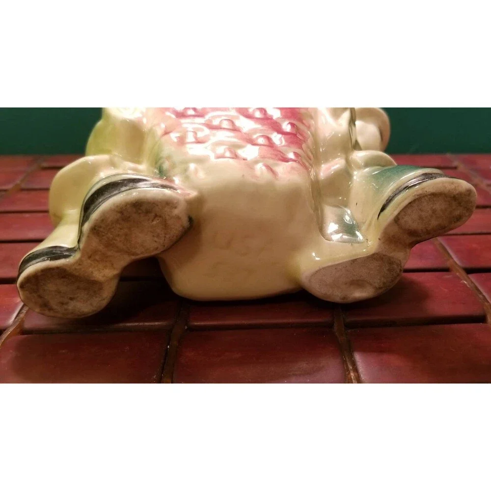 Vintage Ceramic Vase Planter Asian Men In Traditional Costumes